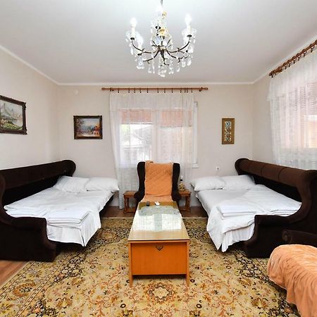 Kaza Apartment คลาโดโว ภายนอก รูปภาพ